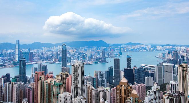 香港,尊敬的听众朋友们