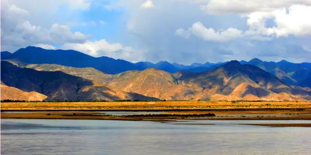 探寻西藏深巷,揭秘小巷中的秘境小店,感受独特魅力